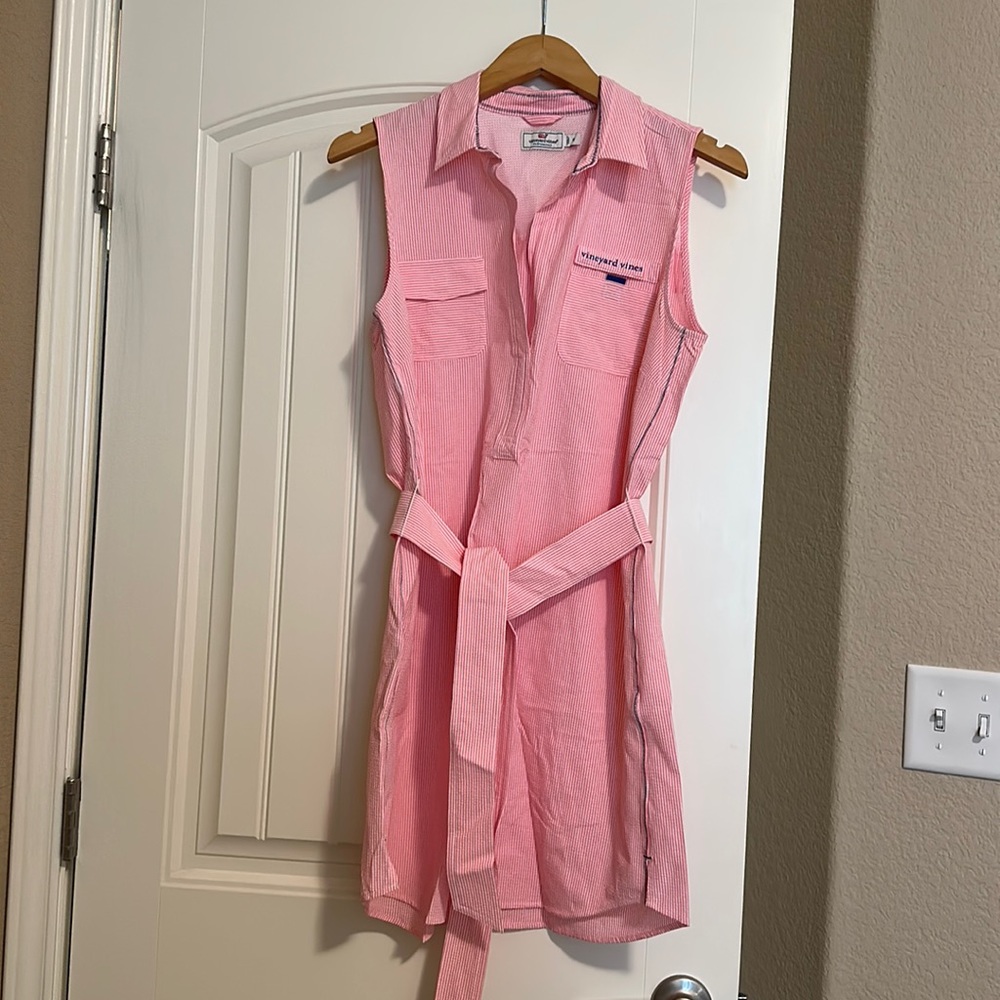 Women’s Vineyard Vine seersucker performance dress- size 10. Perfect condition